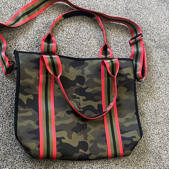 HAUTE SHORE Handbags - HAUTE SHORE Camouflage Tote Bag with Red and Green Stripes